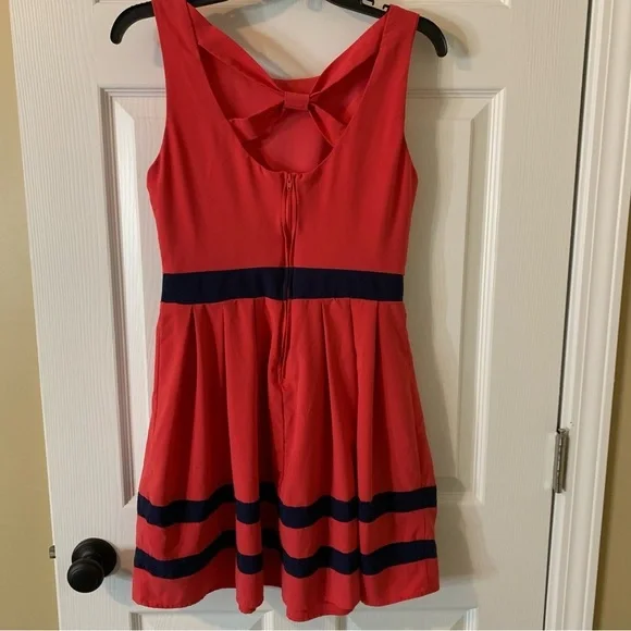 B Darlin Pink and Navy Blue Pleated Sleeveless Mini Dress, size 7/8 - Picture 7 of 8